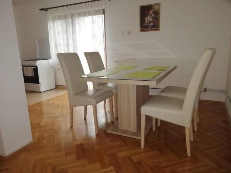 Apartman Nika Otočac Zewnętrze zdjęcie