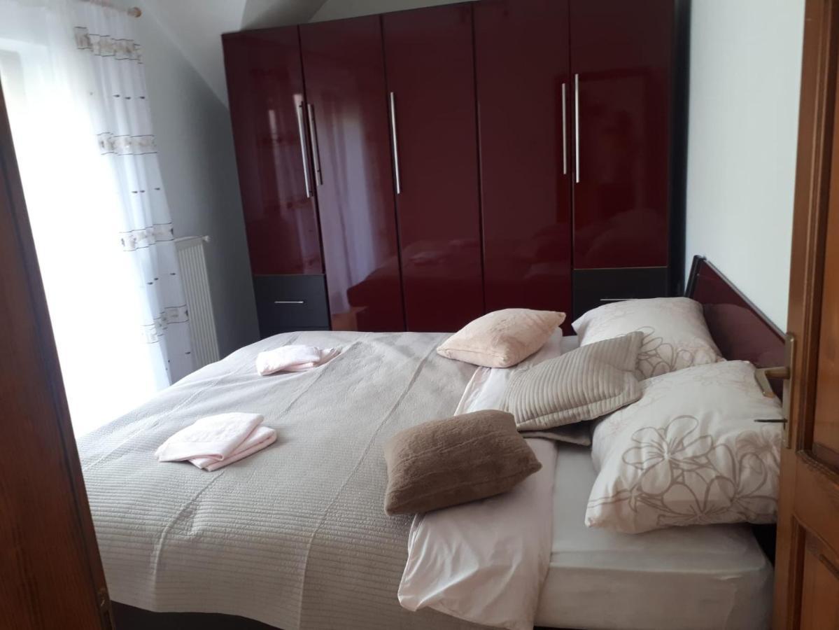 Apartman Nika Otočac Zewnętrze zdjęcie